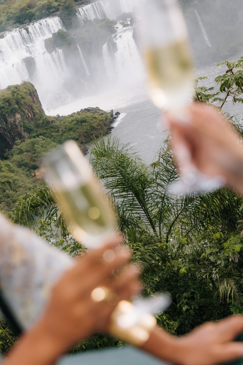 CAT-LEIS-26 Celebrate at the falls